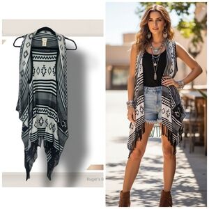 🌿Listicle Women's Small/Medium Boho Western Aztec Black White Cream Fringe